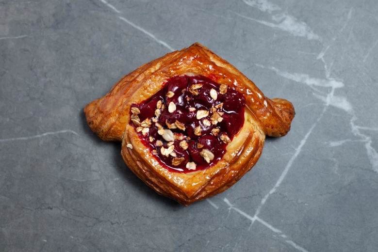 Даниш с вишней